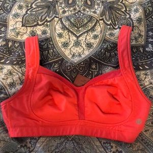 Lululemon 32D tata tamer sports bra